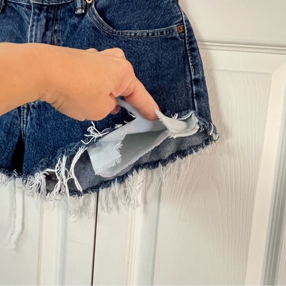 LEVI’S 505 Distressed Medium Stone Washed Chewed Hem Cut Off Upcycled Jean Short - Picture 5 of 13